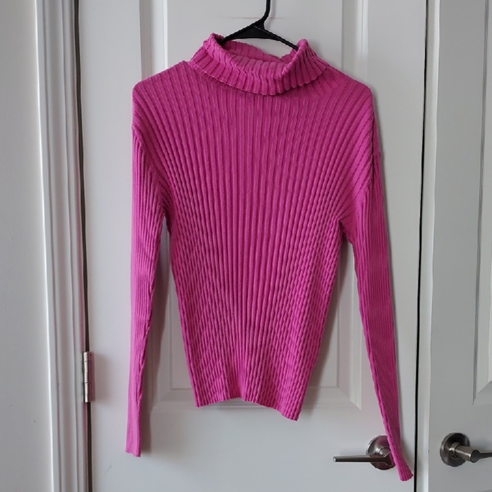 Abbie Mags Pink Ribbed Turtleneck Sweater Medium